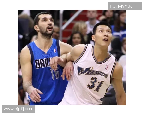 半场9分2助!张佳玮:还是希望多看到哈珀拿球 别太谦虚 干就完了 半场9分2助!张佳玮:还是希望多看到哈珀拿球 别太谦虚 干就完了