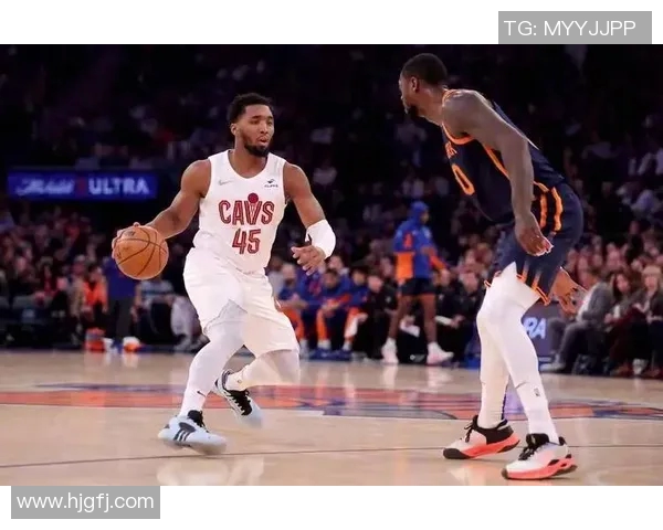 下半场隐身!米切尔12中5拿到15+4+6 下半场4中0一分未得 下半场隐身!米切尔12中5拿到15+4+6 下半场4中0一分未得