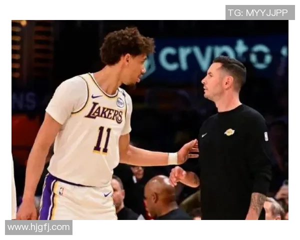 湖人赢球后，雷迪克点名2件事，詹姆斯喊话狄龙，布克有点不服